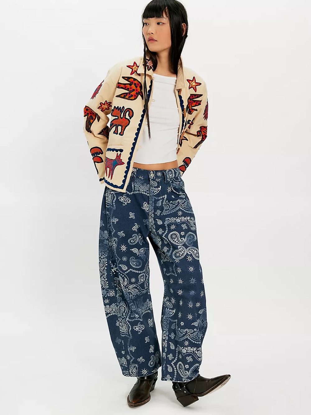 NWT FREE PEOPLE WE THE FREE Good Luck Printed Barrel Jeans | Navy Bandana $128 - Picture 7 of 9